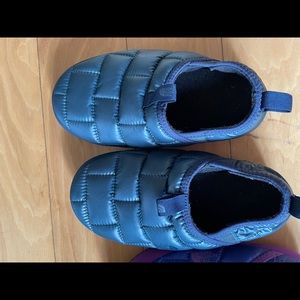 Kids NorthFace winter shoes